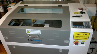 Az SD-LASER gép elölnézete